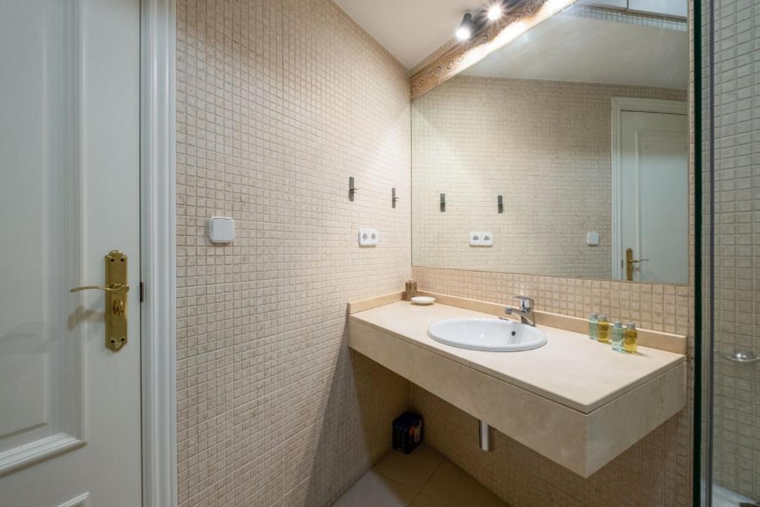1 Bedroom 1 Bathroom Furnished - Sol - Bright Refurbished - Mintystay Madrid Extérieur photo